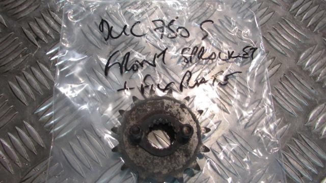 Ducati 750 SS ie 99>03 900 SS, pignon avant et écrou de fixation,front sprocket