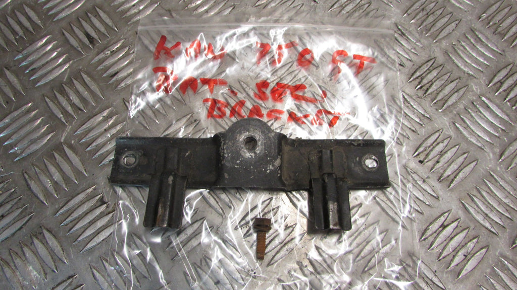 Kawasaki GT 750 87 KZ750 P Habillages porte batterie ,,TRIM,battery cover clamp