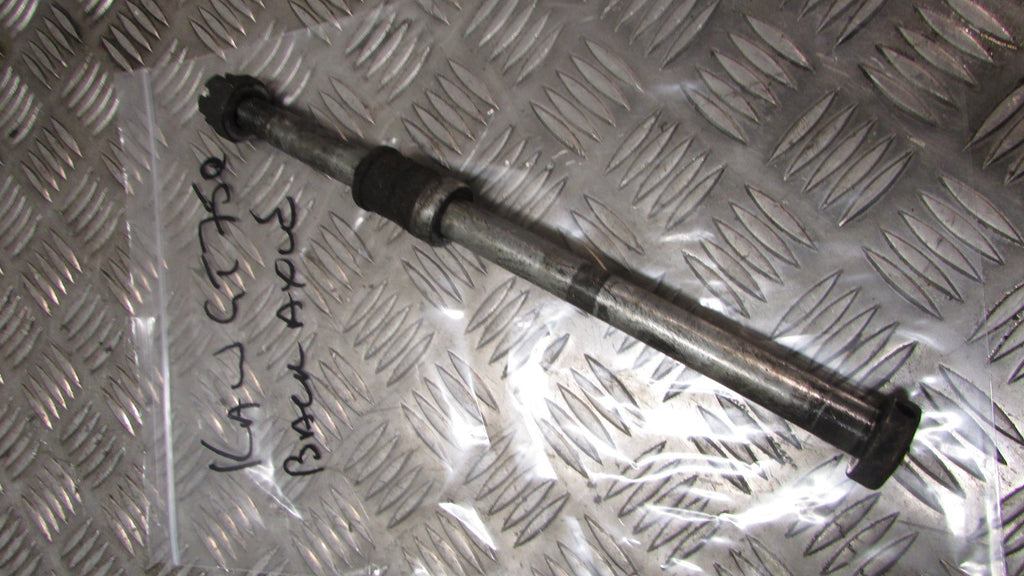 Kawasaki GT 750 87 KZ750 P Axe de rue arrier,,rear wheel axle, spindle,