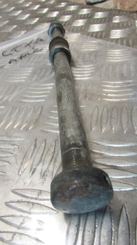 Kawasaki GT 750 87 KZ750 P Axe de rue arrier,,rear wheel axle, spindle,