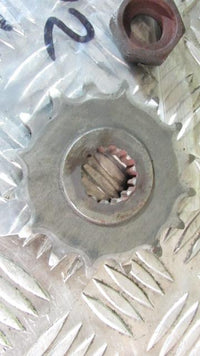 Yamaha YZF R6 99-02 5EB pignon avant et écrou de fixation,front sprocket and sec