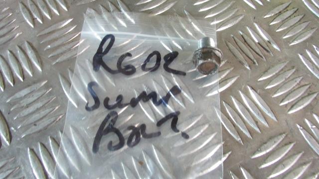 Yamaha YZF R6 99-02 5EB boulon de sous carter moteur. ,sump bolt,,