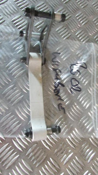 * Yamaha YZF R6 99-02 5EB Support pour biellette de suspension et Bequilles Cent