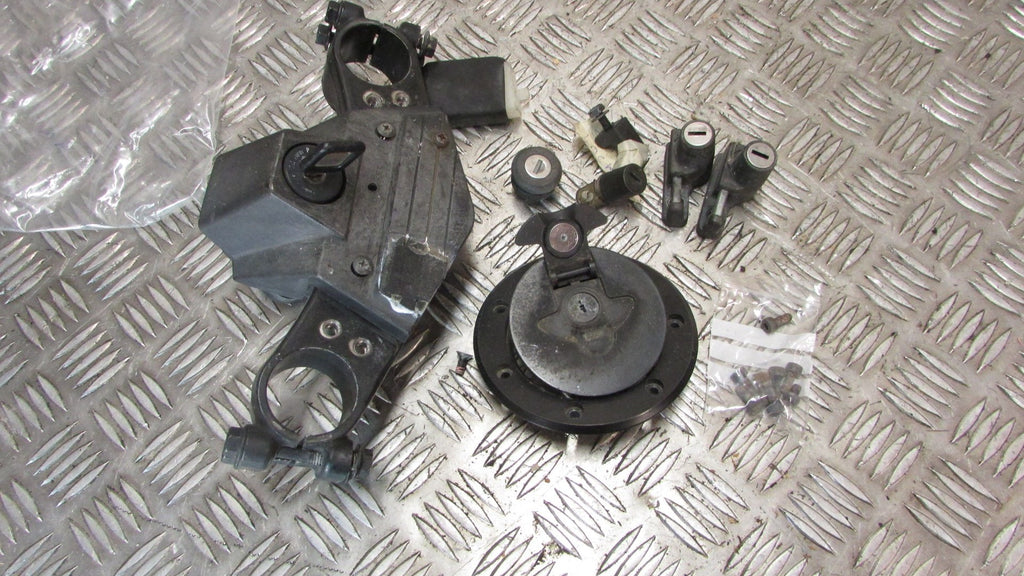 Kawasaki GTR 1000 1993 ZGT00A kit serrure , un clef, avec bouchon de réservoir,