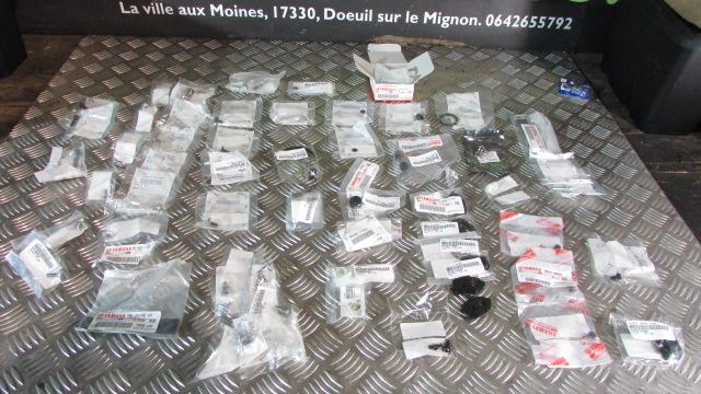 Yamaha YZF R6 99-02 5EB Yamaha originale, diverses vis de fixation, vis de carén