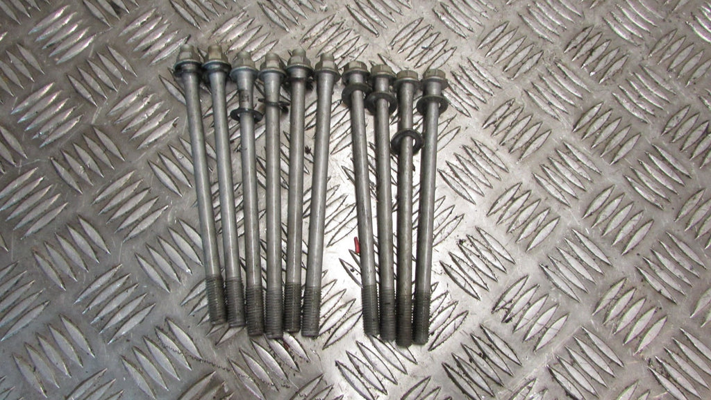 Kawasaki GTR 1000 1993 ZGT00A   les boulons de culasse ,  cylinder head bolts