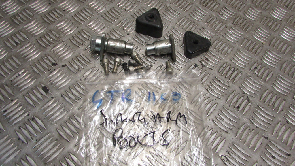 Kawasaki GTR 1000 1993 ZGT00A Vis pour bras oscillant,,swing arm pin,bar, bolt,