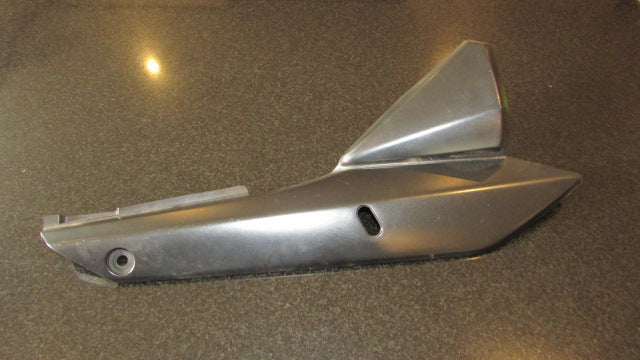 Bandit 1250 K9, carénage sous le siège, droite, Fairing trim under seat right