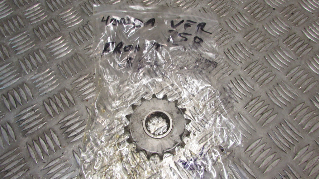 Honda VFR 750 RC24 1988 pignon avant, ,front sprocket