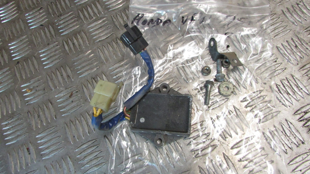 Honda VFR 750 RC24 1988 Regulateur,RECTIFIER regulator, OEM