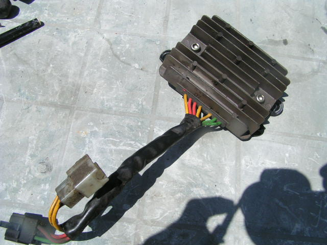 Regulateur, RECTIFIER regulator, Gleichrichter Laderegler, REGOLATORE , regulado