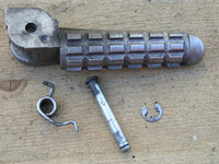 Ducati Monster 696 repose pied AV droit, foot rest front right , Fußrastenanlage