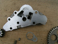 Ducati Monster 696 les pièces de la pompe à huile, oil pump parts.