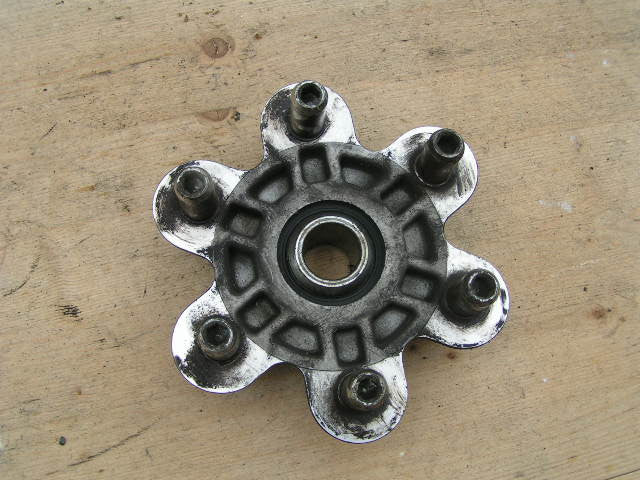 Ducati Monster 696 PIGNON CARRIER , SPROCKET CARRIER Kettenrad Träger, parastrap