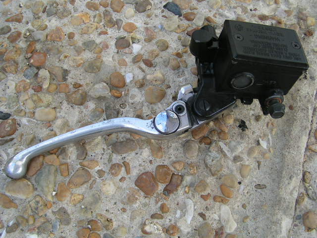 FZ6 S2 maitre-cylindre de frein avec levier, FRONT BRAKE MASTER CYLINDER with le