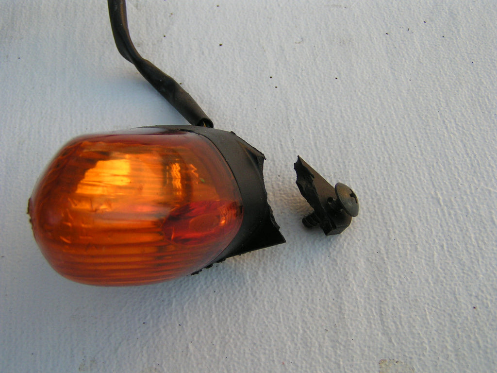 Kawasaki ZX6R ZX636 05 06 C1H C6F ,Clignotant, INDICATOR, blinker, ar gauche,cas