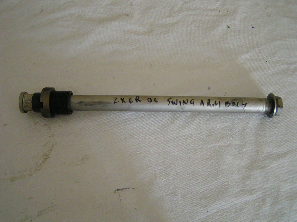Kawasaki ZX6R ZX636 05 06 C1H C6F ,Vis pour Bra Osciliant axe, REAR SWINGING ARM