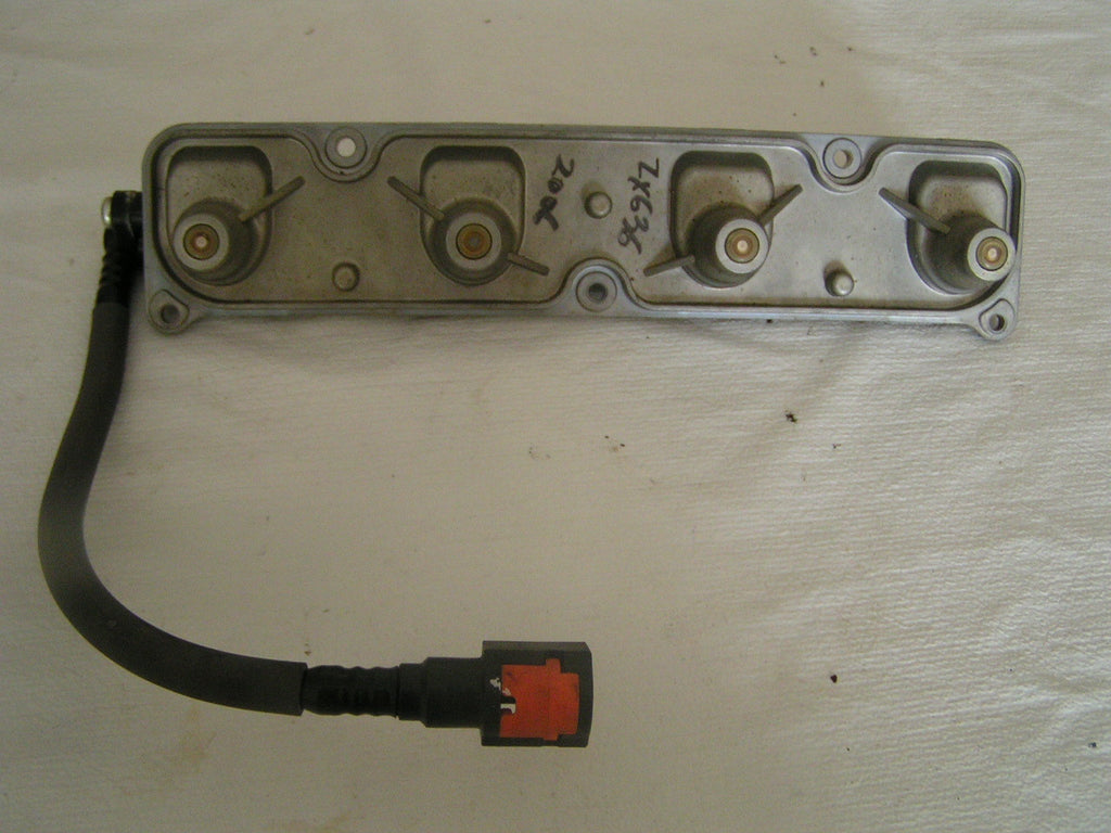 Kawasaki ZX6R ZX636 05 06 C1H C6F ,injector rail , injectors, airbox secondary i