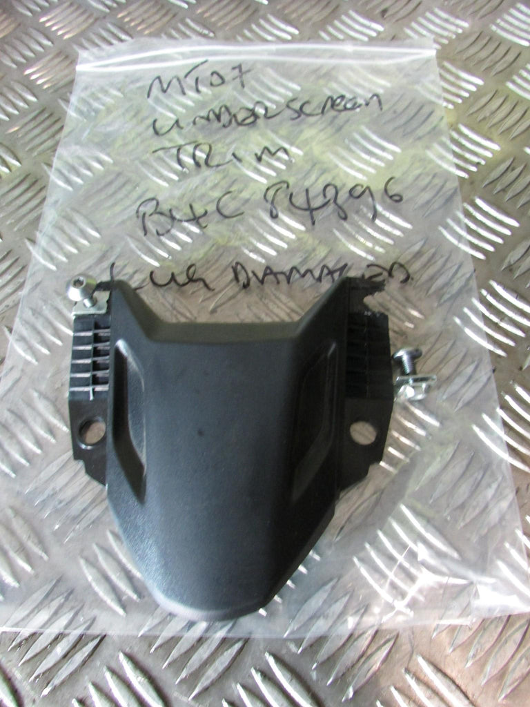 Yamaha MT-07, 2018>19, Tracer plastic trim under the front screengarniture en pl