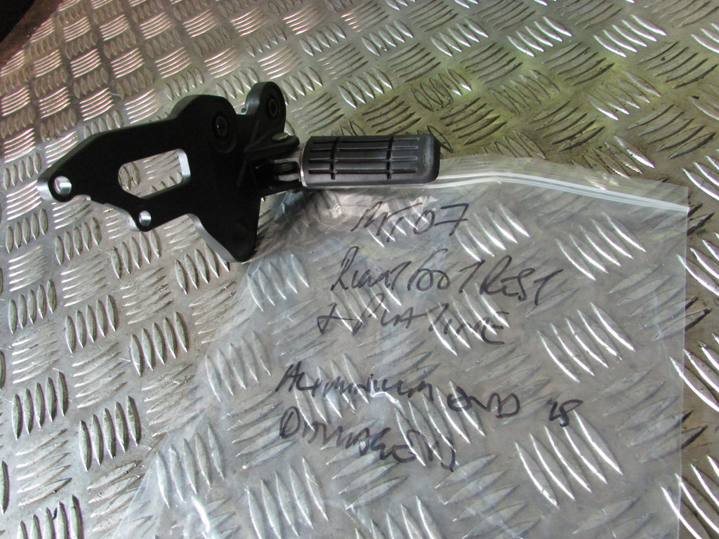 Yamaha MT-07, 2018>19, Tracer foot rest & hanger plate front right rider foot re