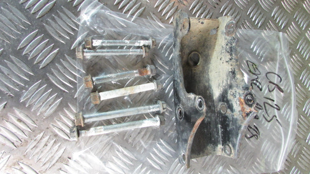 Honda CBF 125 MB 2012 Vis Suport moteur,,engine mounts bolts nuts screws fixings