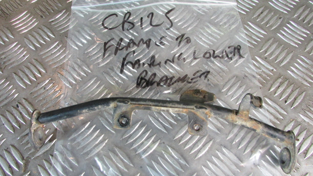 Honda CBF 125 MB 2012 Fixation cadre a carrenage,top left frame bracket to fairi