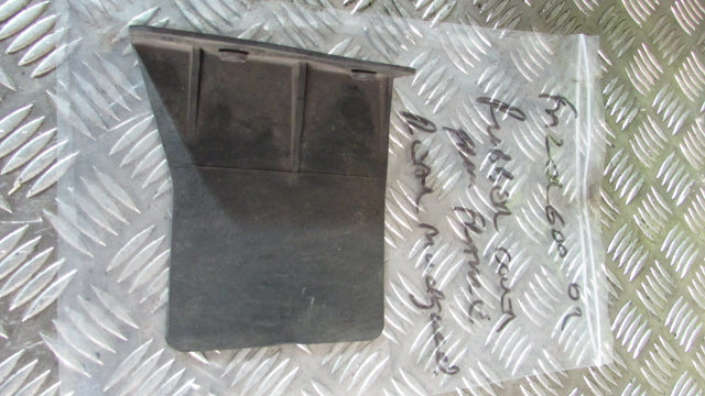 Yamaha Fazer FZS 600 2002 RJ21  caoutchouc sous de la cadre arriere,Rubber trim