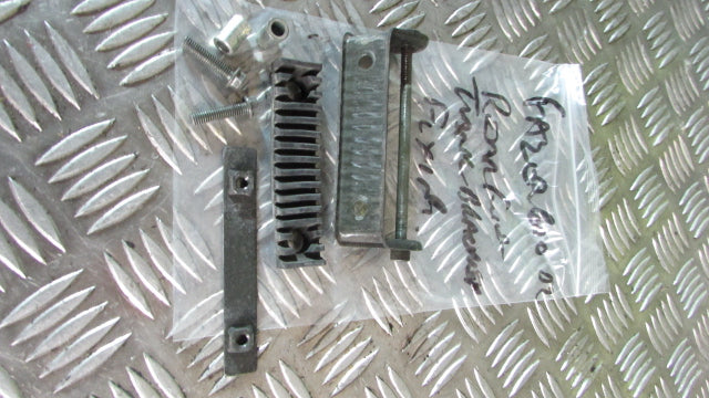 Yamaha Fazer FZS 600 2002 RJ21 VIS Ecrou Goujon de fixation de le reservoir d es