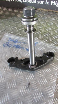 Daelim Roadwin 125 VJ BA4 2004/7 T de Fourche inferior,BOTTOM YOKE CLAMP