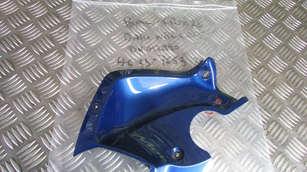 BMW K 1200 RS 2001, carénage en haut à gauche du carénage à côté de réservoir de