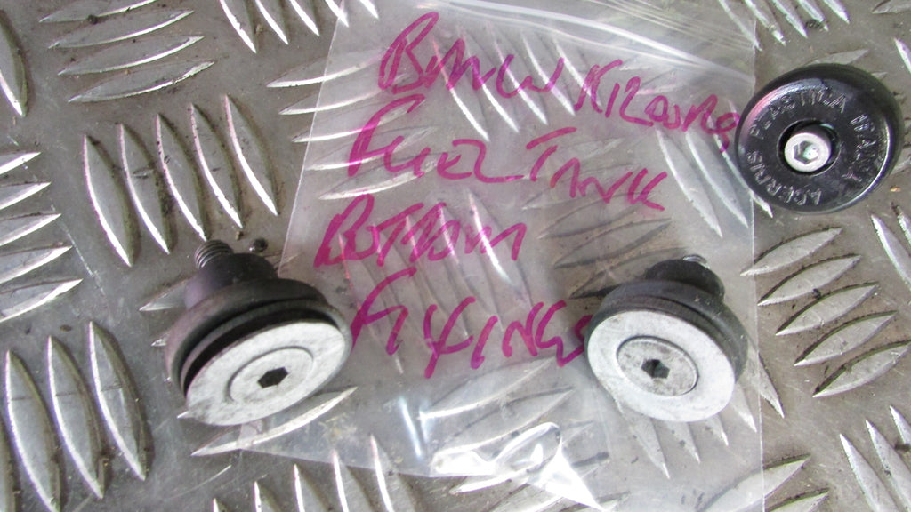 BMW K 1200 RS 2001,VIS Ecrou Goujon de fixation de le reservoir d essense,,fuel