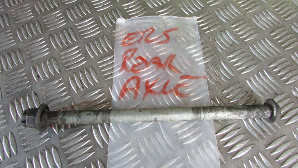 Kawasaki ER 5 500 2001 Axe de rue arrier,,rear wheel axle, spindle,