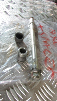 Kawasaki ER 5 500 2001 axe de la rue avant,, front axle spindle FRONT WHEEL AXLE