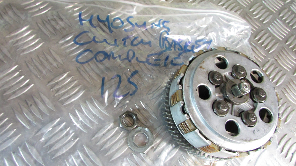 Hyosung GT 125 Comet 2003/8,EMBRAYAGE panier basquet ,des plaques de métal et fi