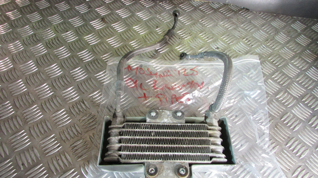 Hyosung GT 125 Comet 2003/8,radiateur refroidisseur d'huile, ,OIL COOLER, radiat