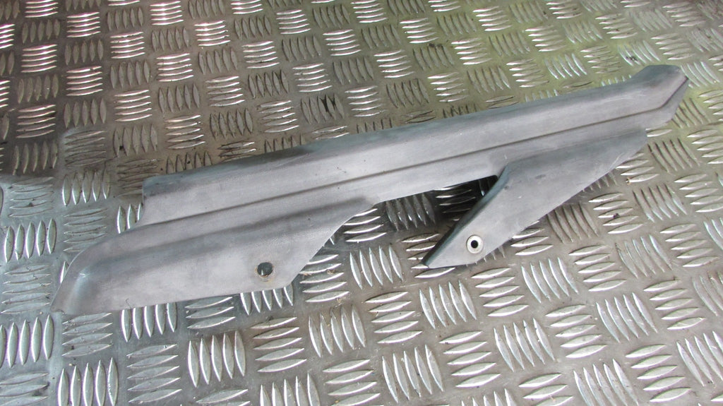 Hyosung GT 125 Comet 2003/8,GARDE chaine ,,chain guard