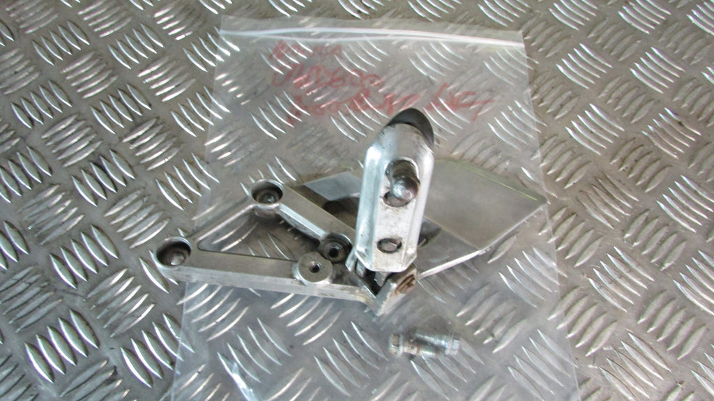 Honda CBR 600 PC31 F3 95/98 Platine et repose pied AV avant gauch,,FOOT REST HAN